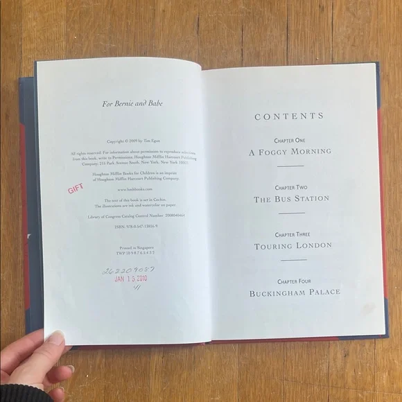 Dodsworth in London hardcover kids Book - Picture 6 of 8